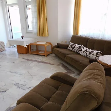 Apartment Kare *